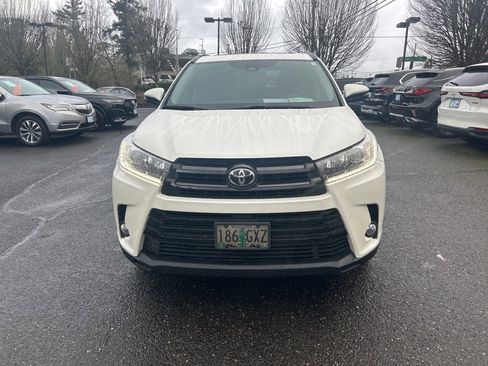 Used 2017 Toyota Highlander SE image 9