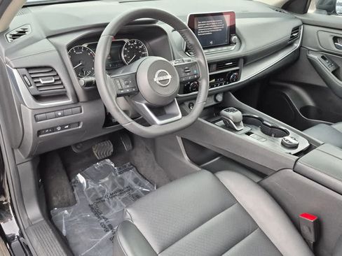 Used 2024 Nissan Rogue SV w/ SV Premium Package AWD/4WD image 11