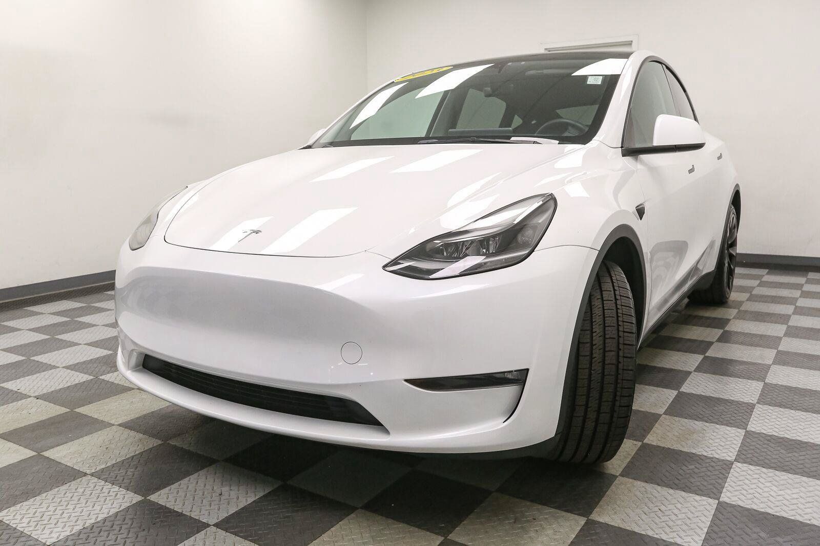 Used 2023 Tesla Model Y Long Range AWD/4WD image 4