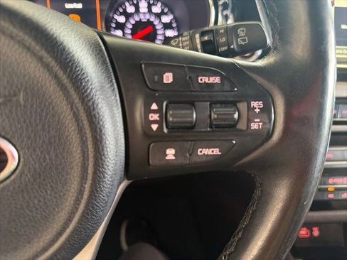 Used 2016 Kia Sedona SX Limited FWD image 19