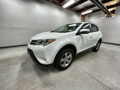 Used 2015 Toyota RAV4 XLE AWD/4WD image 4
