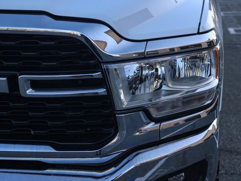 Used 2024 RAM 2500 Big Horn AWD/4WD image 12