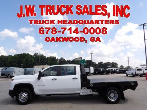 Used 2025 Chevrolet Silverado 3500 W/T AWD/4WD image 2