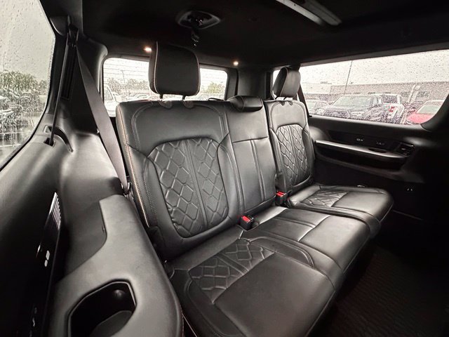 Used 2025 Jeep Grand Wagoneer L Series III AWD/4WD image 32