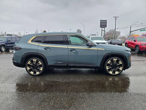 Used 2023 BMW XM image 2