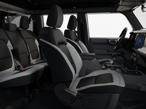 New 2025 Ford Bronco 4-Door AWD/4WD image 30