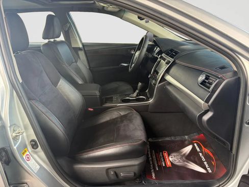 Used 2017 Toyota Camry XSE w/ Moonroof Package FWD image 20