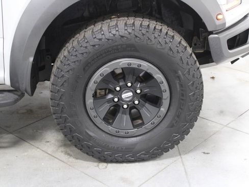 Used 2017 Ford F150 Raptor w/ Equipment Group 802A Luxury image 13
