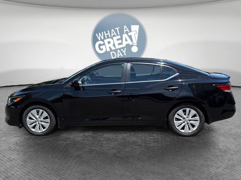 Used 2025 Nissan Sentra S w/ Trunk Package FWD image 7