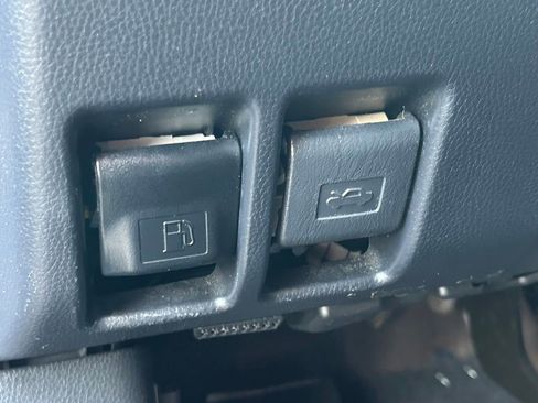 Used 2021 Toyota RAV4 LE image 58