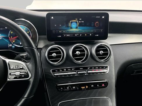 Used 2022 Mercedes-Benz GLC 300 image 7
