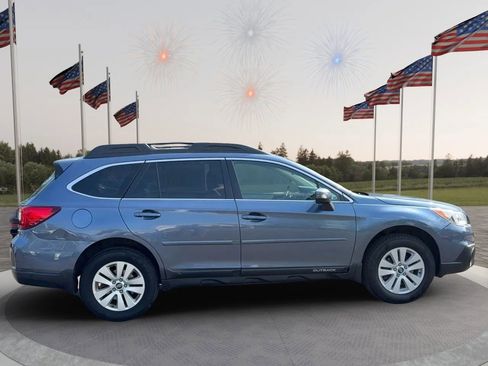 Used 2017 Subaru Outback 2.5i Premium AWD/4WD image 8