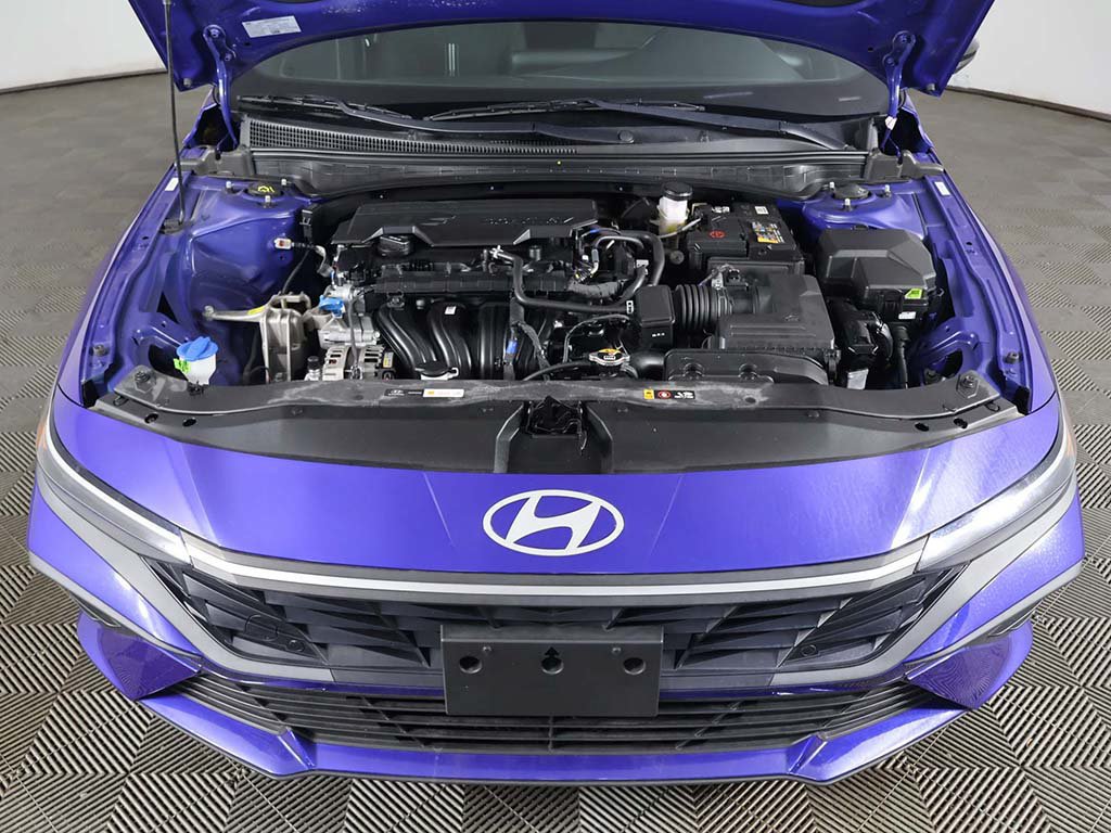 Used 2025 Hyundai Elantra Sport w/ Cargo Package FWD image 16