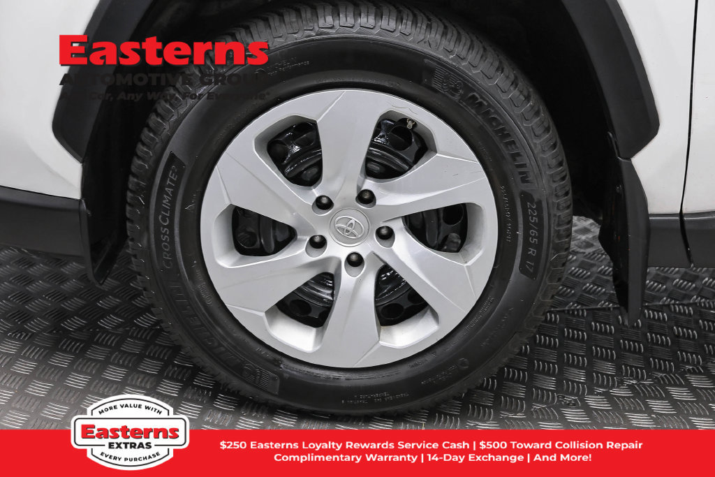 Used 2020 Toyota RAV4 LE w/ All Weather Liner Package AWD/4WD image 32