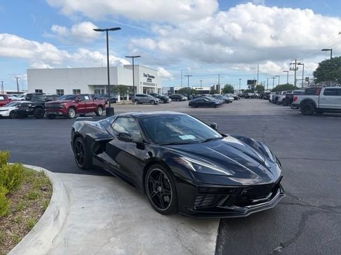 Used 2024 Chevrolet Corvette Stingray Premium Conv w/ Z51 Performance Package RWD image 3