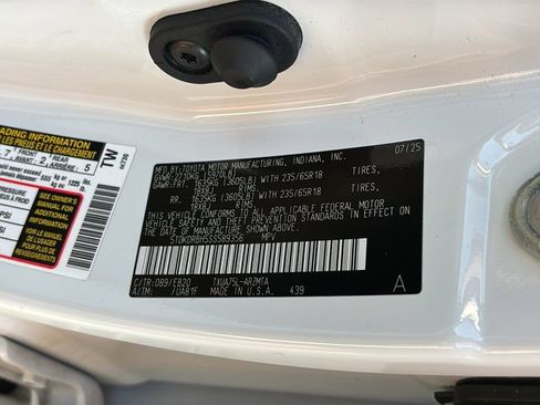 Used 2025 Toyota Highlander XLE AWD/4WD image 36