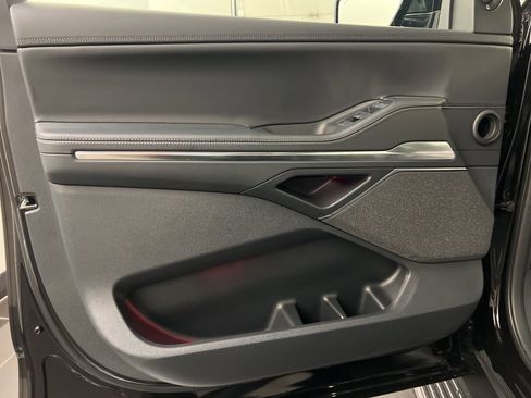 Used 2025 Lincoln Navigator Reserve w/ Jet Appearance Package image 30