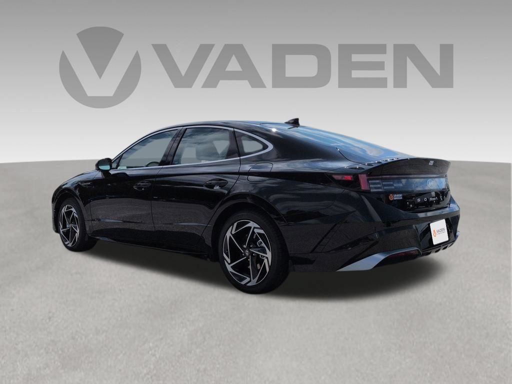 New 2026 Hyundai Sonata SEL FWD image 3