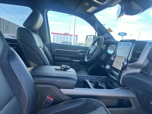 Used 2024 RAM 1500 Laramie AWD/4WD image 13