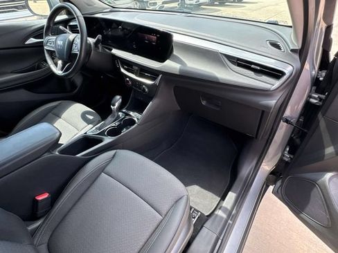 Used 2024 Buick Encore GX Preferred w/ Comfort Package FWD image 18