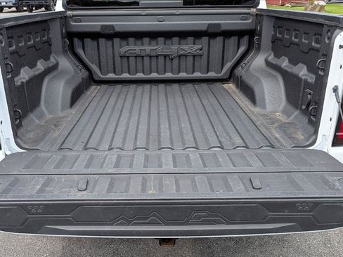 Used 2024 GMC Canyon AT4X AWD/4WD image 11