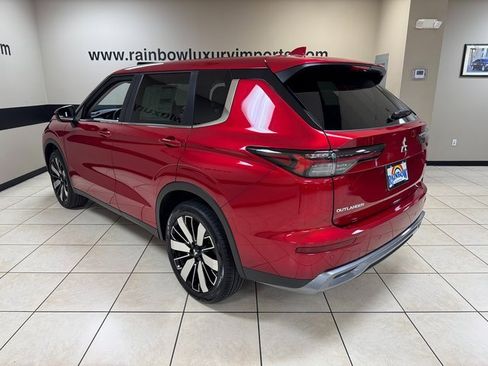 New 2025 Mitsubishi Outlander SE image 4