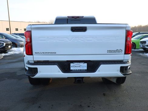 Used 2024 Chevrolet Silverado 3500 High Country w/ High Country Premium Package image 4