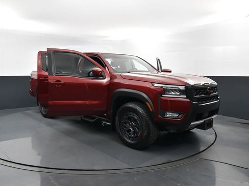Used 2025 Nissan Frontier PRO-4X AWD/4WD image 39