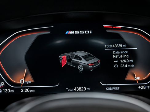 Used 2022 BMW M550i xDrive w/ Premium Package image 26