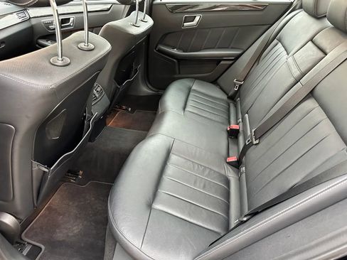 Used 2014 Mercedes-Benz E 550 4MATIC Sedan image 17
