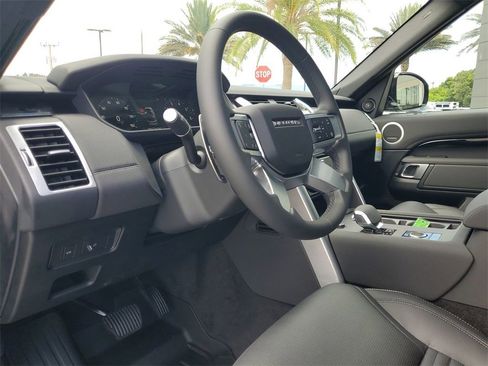 New 2025 Land Rover Discovery S image 25