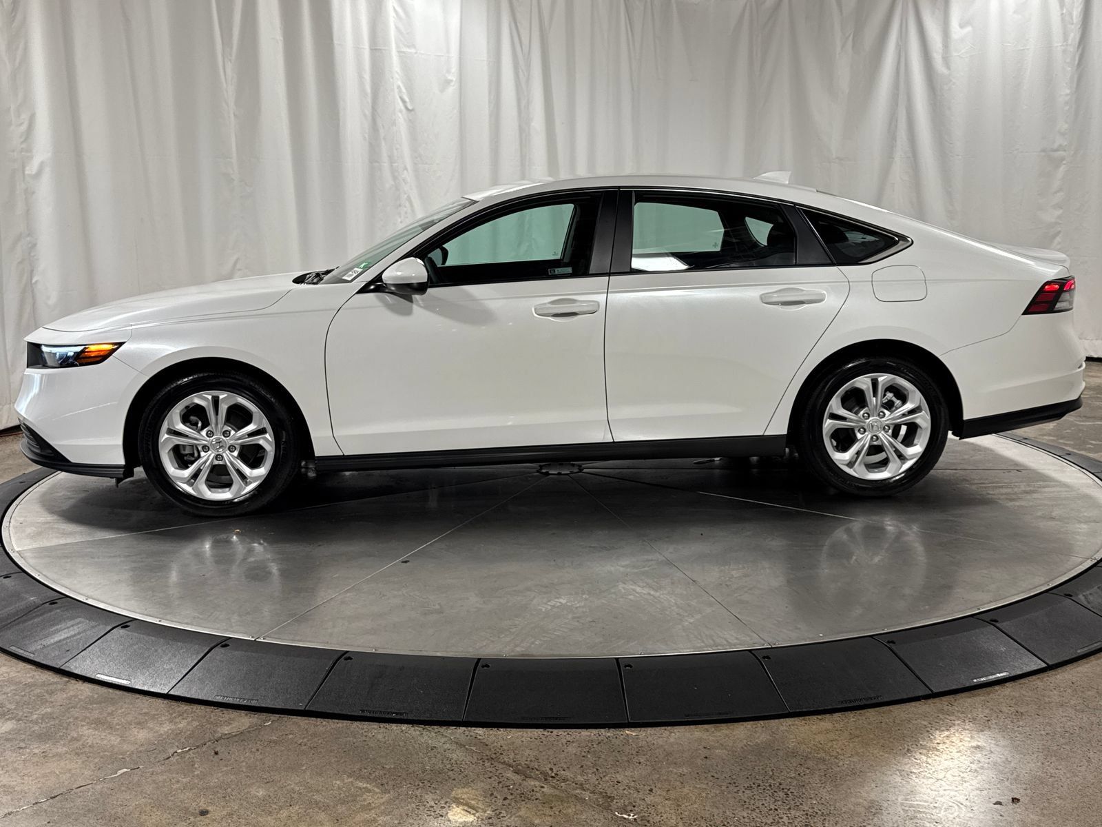 Used 2024 Honda Accord LX image 8