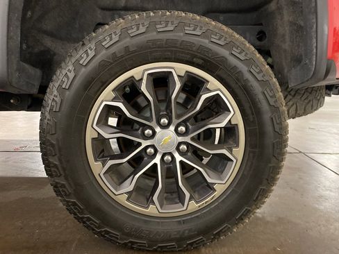 Used 2018 Chevrolet Colorado ZR2 image 22