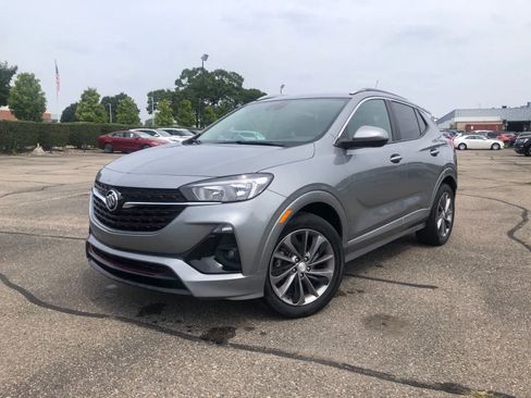 Used 2023 Buick Encore GX Select w/ Sport Touring Package FWD image 1