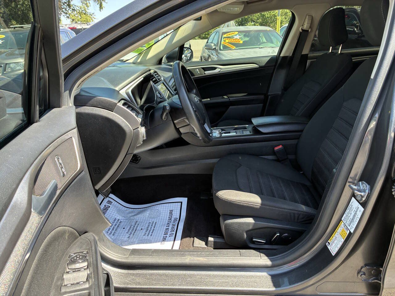 Used 2020 Ford Fusion SE FWD image 3