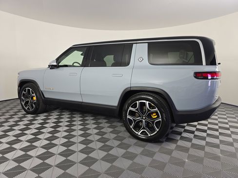 Used 2023 Rivian R1S Adventure AWD/4WD image 3