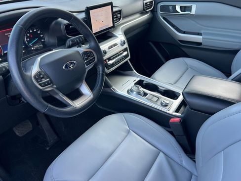 Used 2021 Ford Explorer XLT w/ Equipment Group 202A image 10