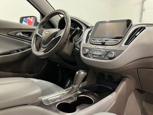 Used 2018 Chevrolet Malibu LT w/ Driver Confidence Package image 46