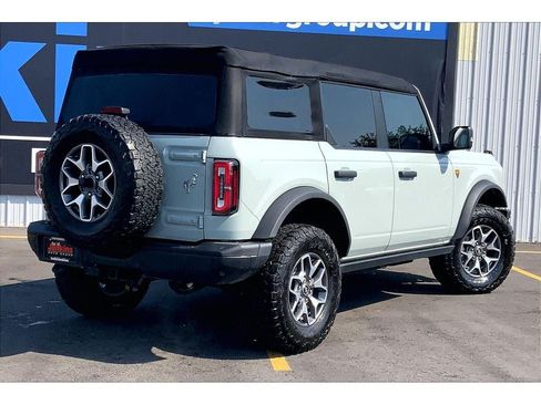 Used 2023 Ford Bronco Badlands AWD/4WD image 15