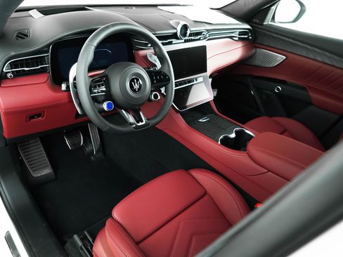 New 2025 Maserati Grecale Modena image 32