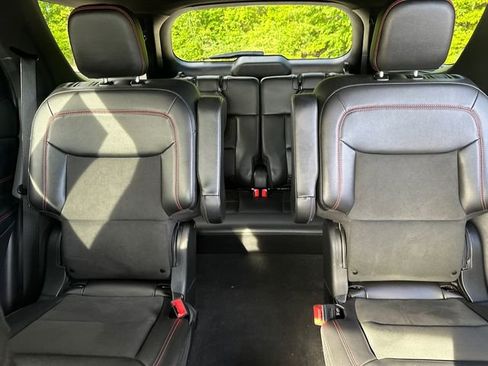 Used 2022 Ford Explorer ST-Line AWD/4WD image 37