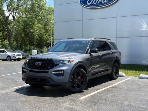 Used 2023 Ford Explorer ST w/ Equipment Group 401A AWD/4WD image 2