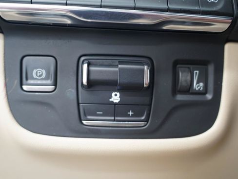 Used 2021 Cadillac Escalade Premium Luxury w/ Driver Assist Tech Package AWD/4WD image 26