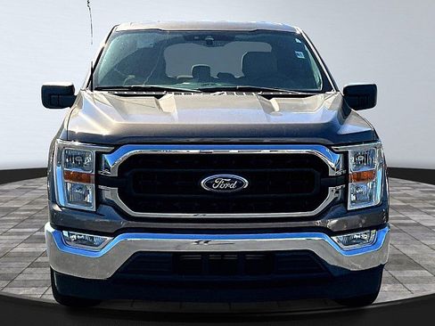 Used 2022 Ford F150 XLT w/ Trailer Tow Package RWD image 4