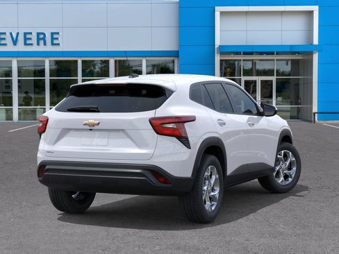 New 2026 Chevrolet Trax LS w/ LS Convenience Package FWD image 4