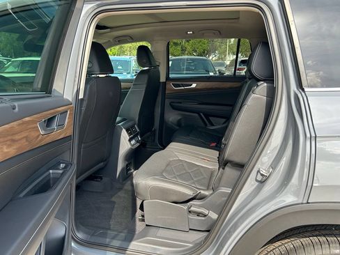 New 2026 Volkswagen Atlas SE FWD image 48