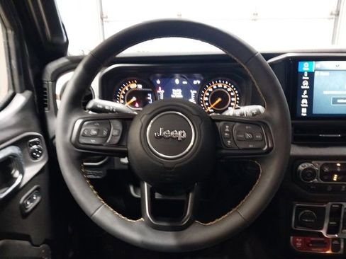 Used 2024 Jeep Wrangler Willys image 12