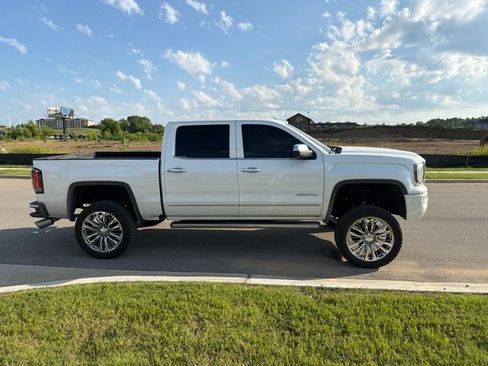 Used 2017 GMC Sierra 1500 Denali w/ Denali Ultimate Package AWD/4WD image 2
