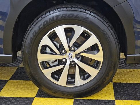 Used 2023 Subaru Outback Premium image 9