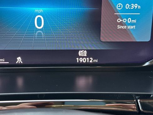 Used 2024 Volkswagen Atlas SE FWD image 35